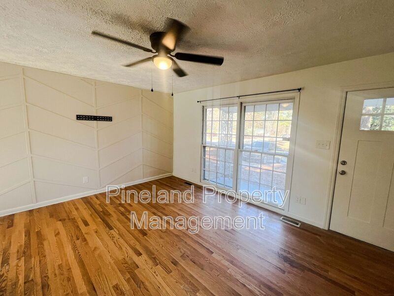7112 Ryan St - Photo 3 of 10