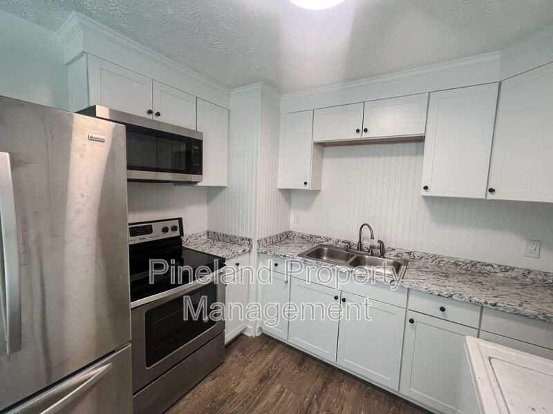 7112 Ryan St - Photo 4 of 10