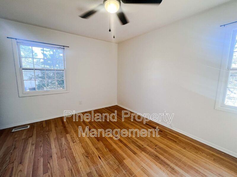 7112 Ryan St - Photo 6 of 10