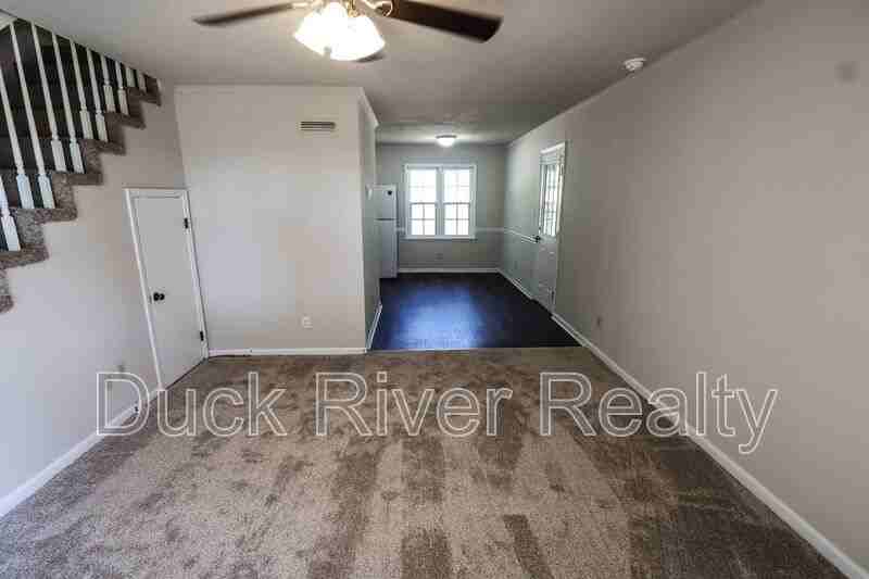 2213 - Photo 4 of 11
