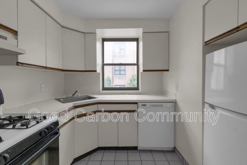 1022 Delaware Ave #B01 - Photo 7 of 15