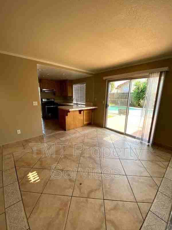 1 Windance Ct - Photo 4 of 16