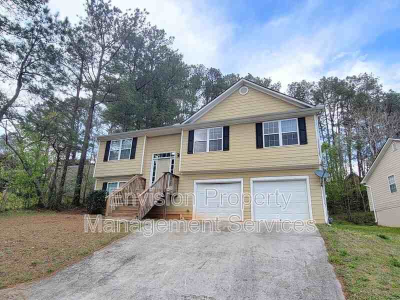 2738 Old South Dr - Photo 2 of 23