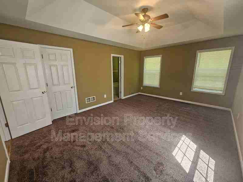 2738 Old South Dr - Photo 4 of 23