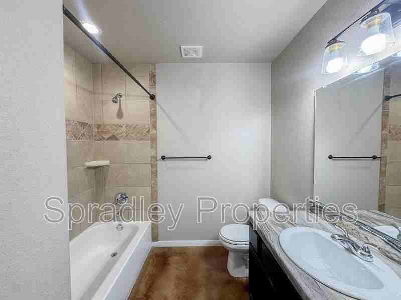 1209 N Blair St - Photo 7 of 26