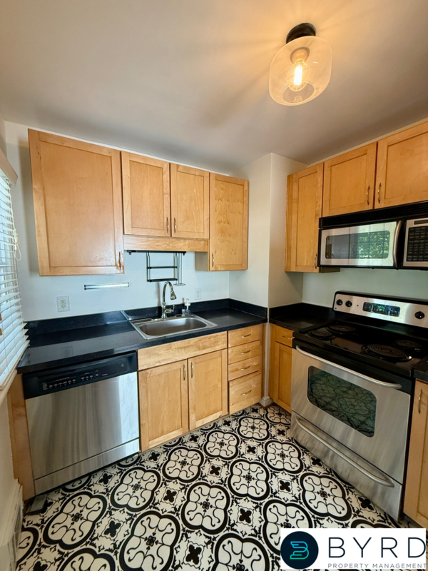 4704 Cutshaw Ave - Photo 4 of 16