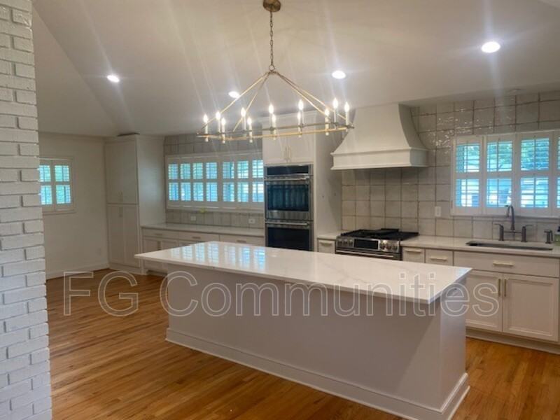 206 Sunshine Way - Photo 3 of 22