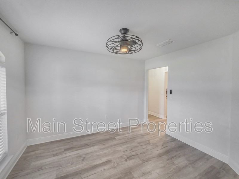 4839 Legacy St - Photo 5 of 31