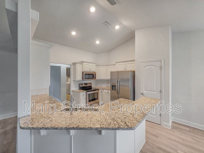 4839 Legacy St - Photo 7 of 31