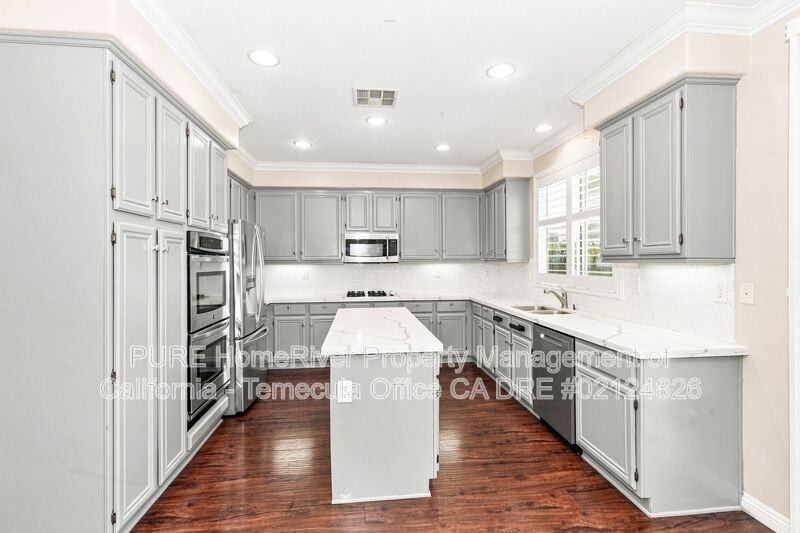29639 Andromeda St - Photo 2 of 20