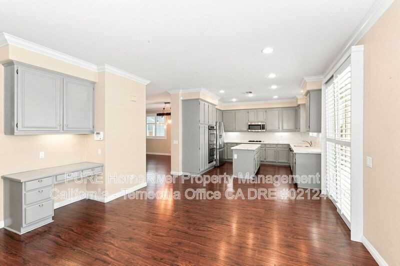 29639 Andromeda St - Photo 3 of 20