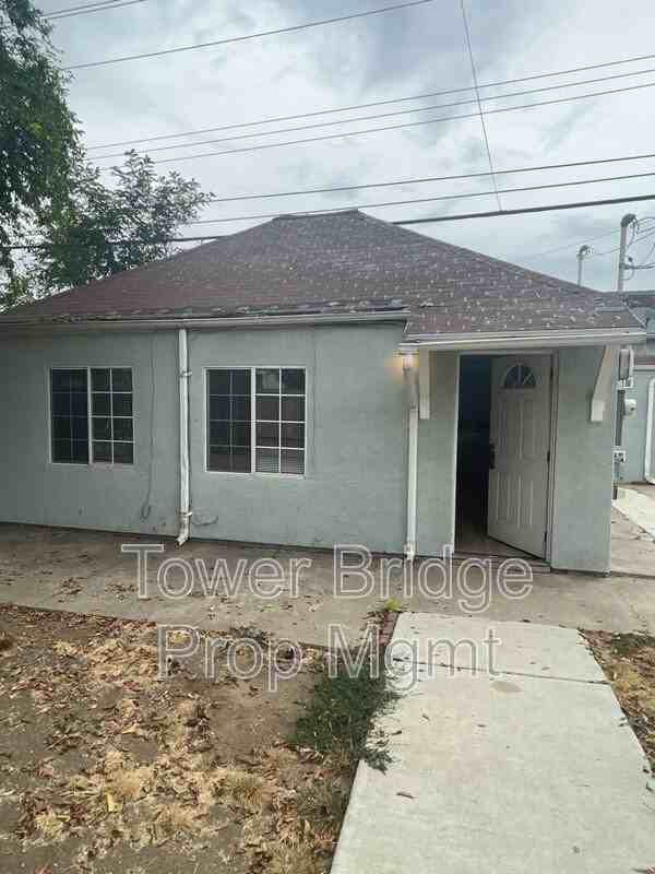 1313 Lochbrae Rd - Photo 3 of 27