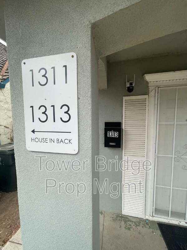 1313 Lochbrae Rd - Photo 5 of 27