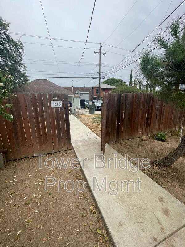 1313 Lochbrae Rd - Photo 6 of 27