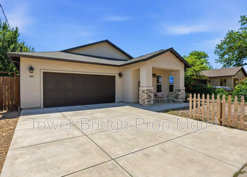208 Nimitz St - Photo 2 of 31
