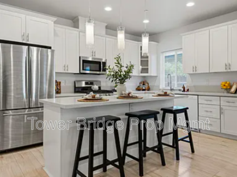 208 Nimitz St - Photo 3 of 31