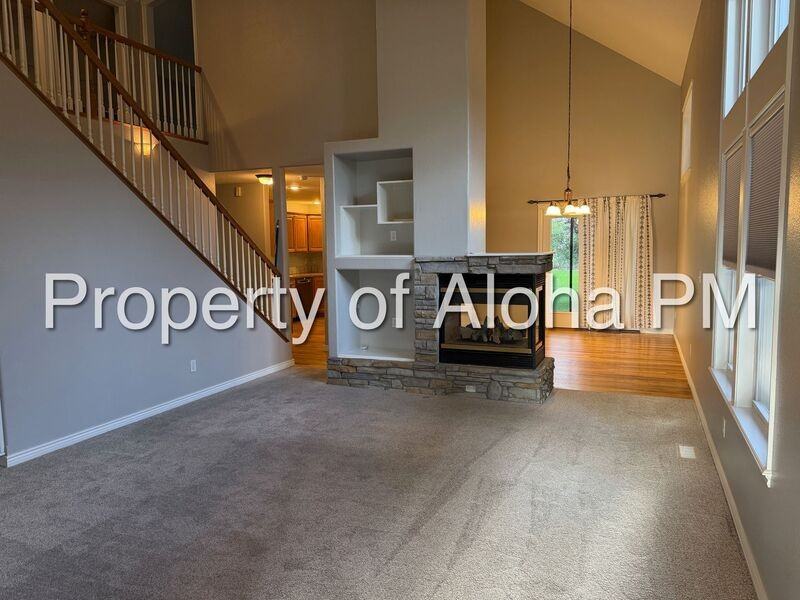 2213 N Bryson Rd - Photo 2 of 25