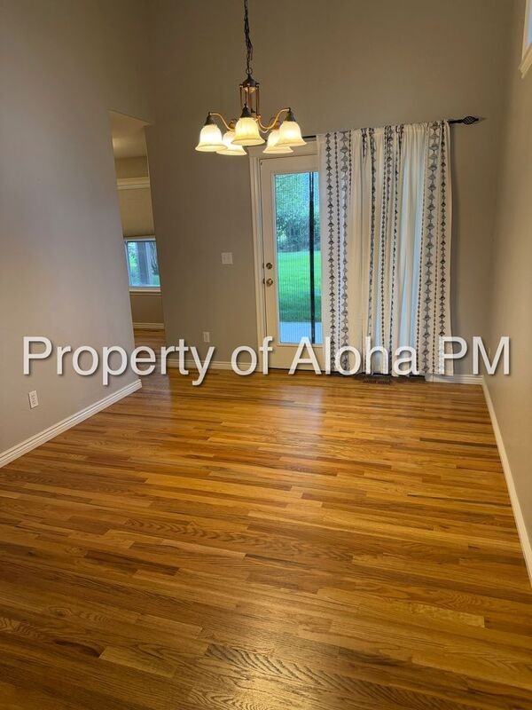 2213 N Bryson Rd - Photo 4 of 25