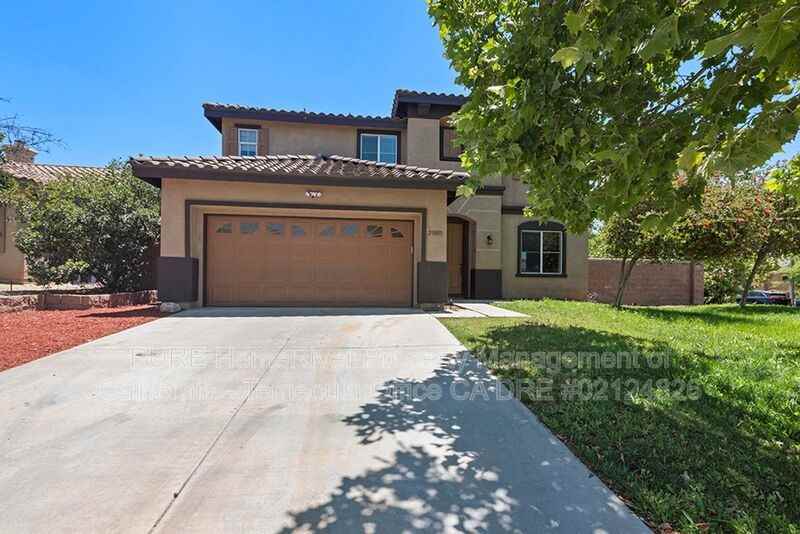 29055 Emerald Cir - Photo 2 of 33