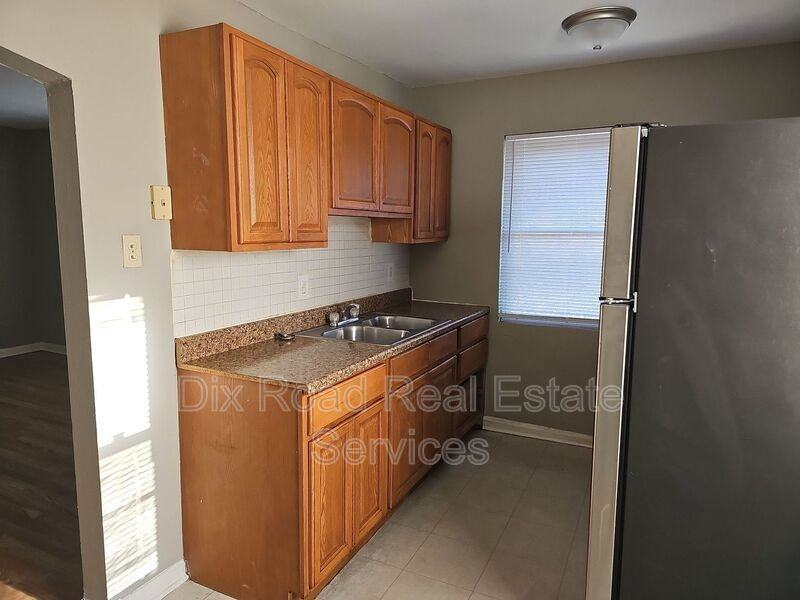 3121 Gobel Ave #4 - Photo 7 of 18