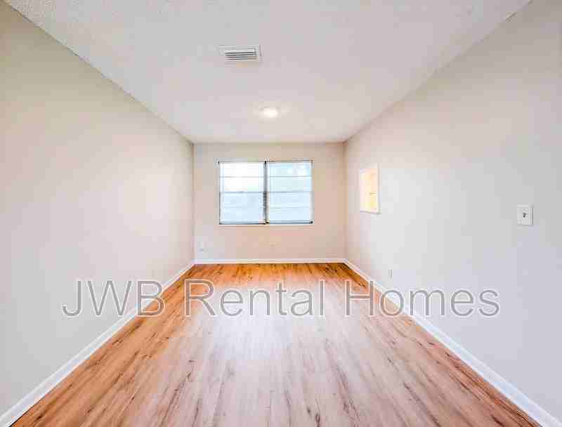 520 Clermont Ave S - Photo 5 of 17