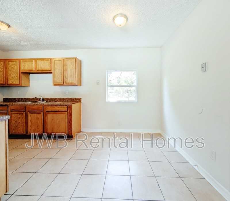 2223 Eudine Dr W - Photo 4 of 16