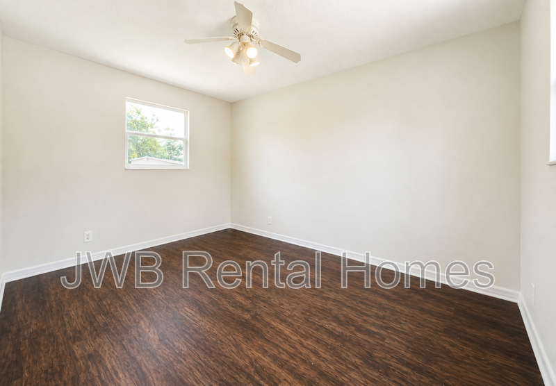 2223 Eudine Dr W - Photo 7 of 16