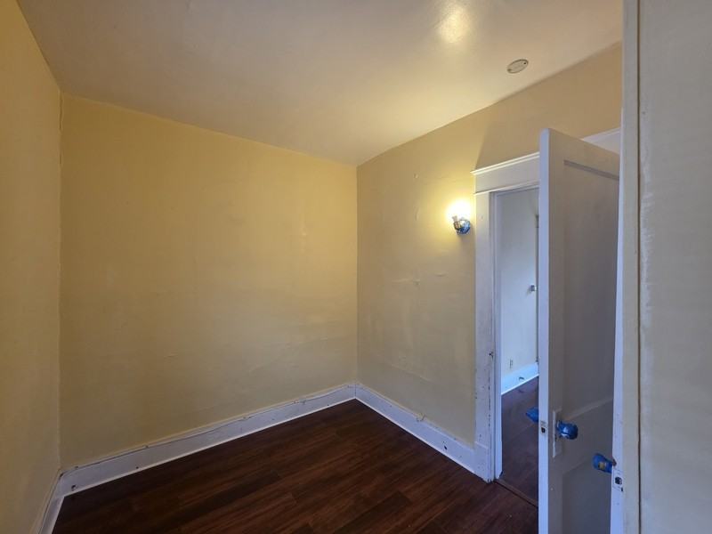 439 Cambridge Ave - Photo 2 of 8