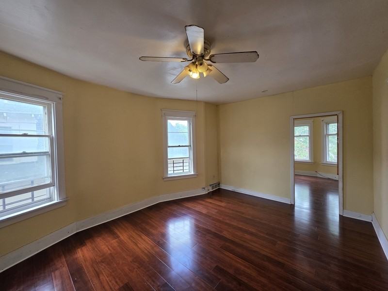 439 Cambridge Ave - Photo 3 of 8