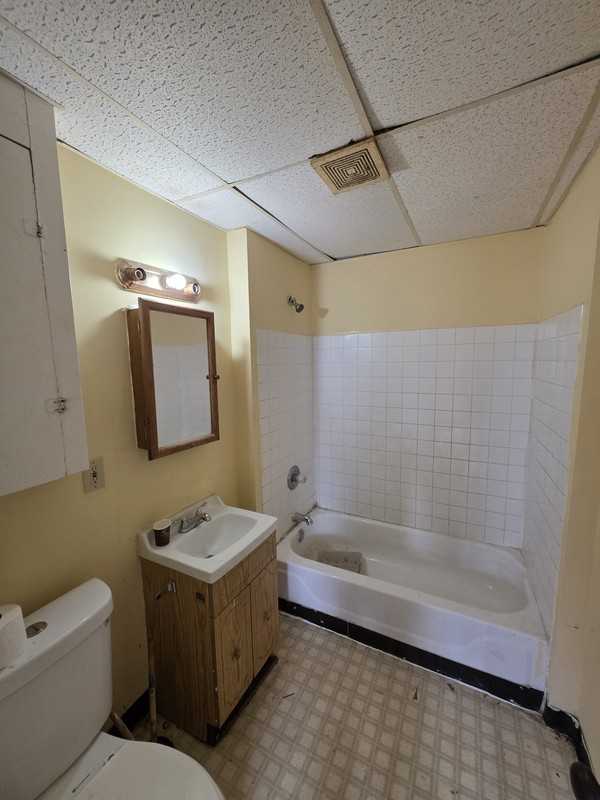 439 Cambridge Ave - Photo 6 of 8