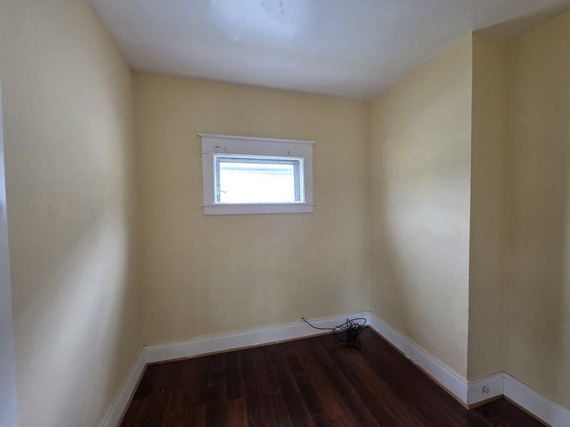 439 Cambridge Ave - Photo 7 of 8