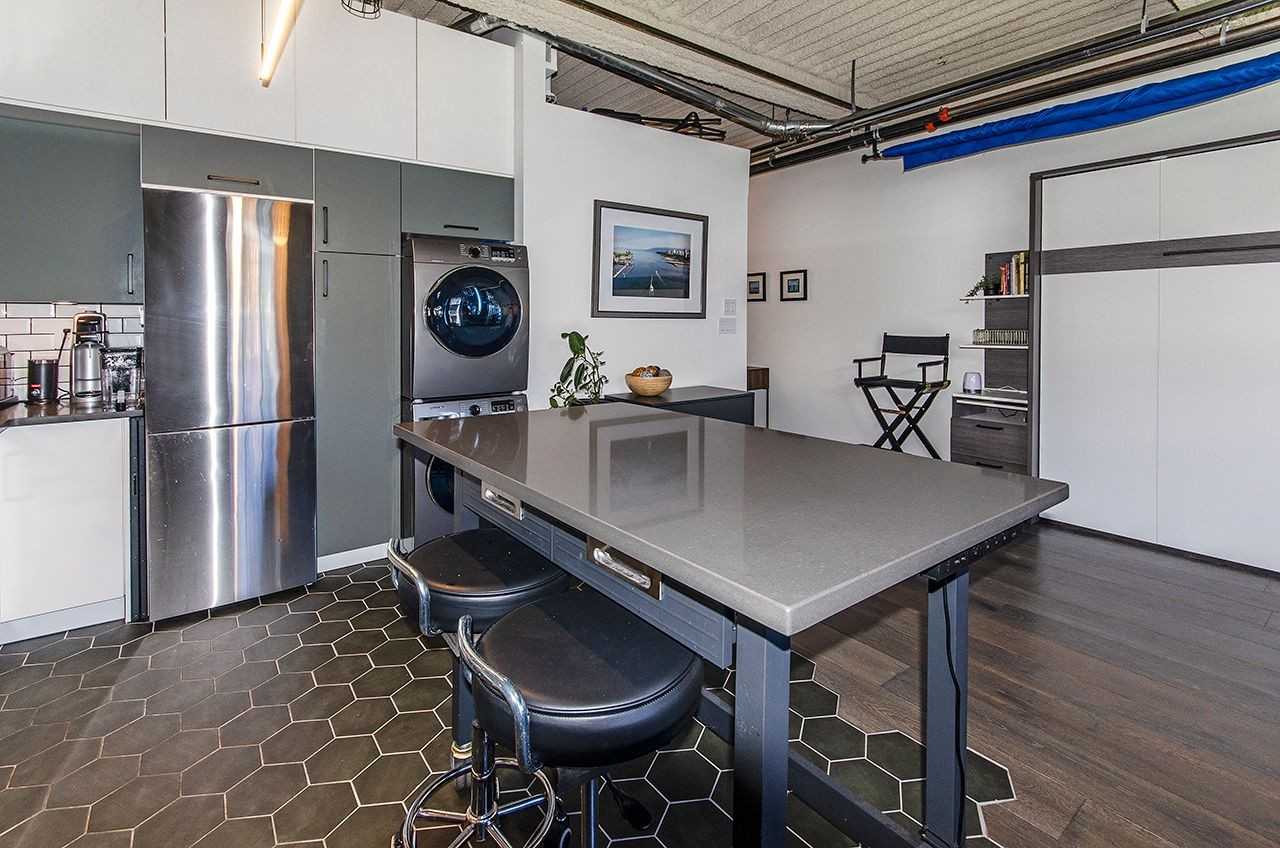 237 East 4th Avenue - Photo 7 of 25