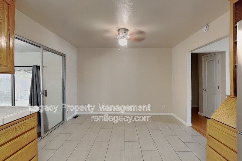 8604 Midfield Way - Photo 4 of 25