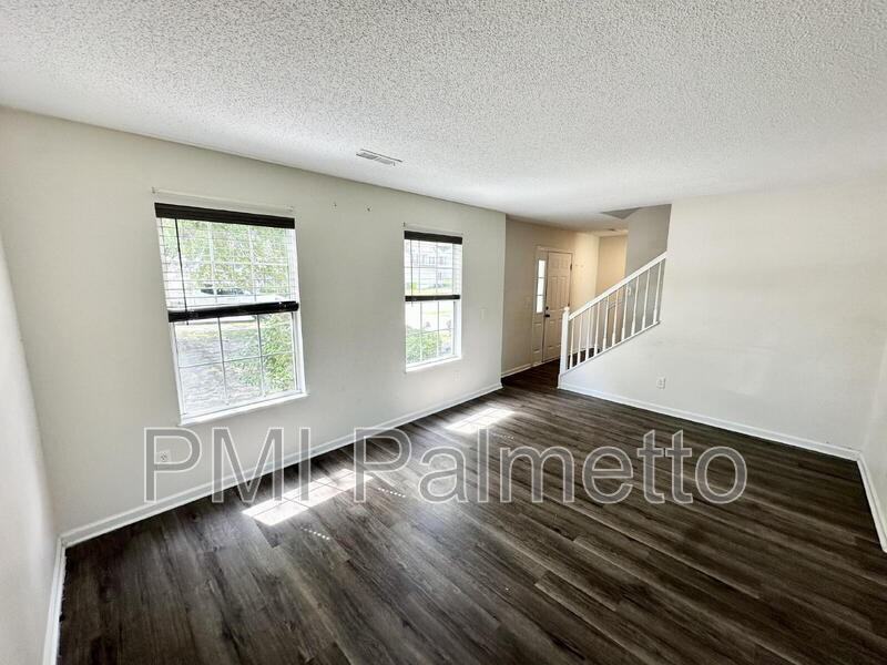 227 Hardwood Dr - Photo 5 of 38
