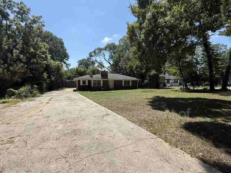 205 W Lee Rd - Photo 3 of 23