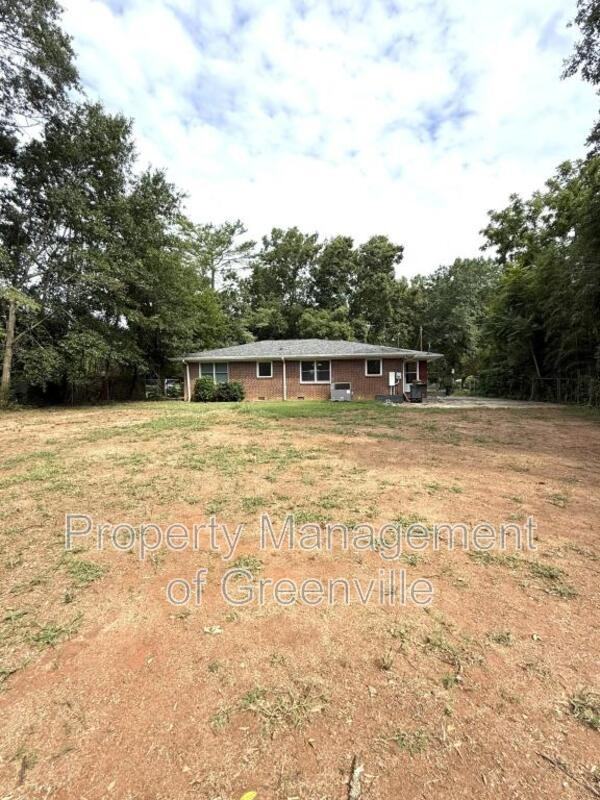 205 W Lee Rd - Photo 5 of 23