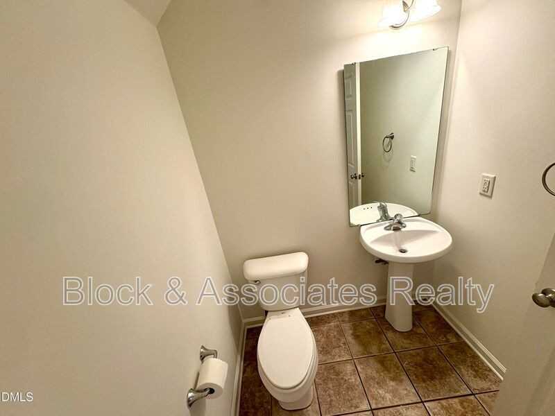 255 - Photo 7 of 16