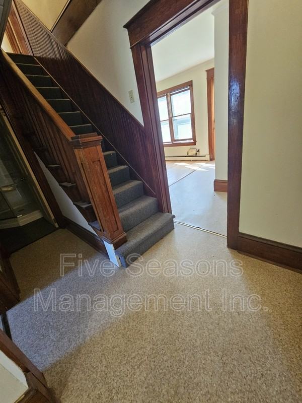 465 Colchester Ave - Photo 7 of 11