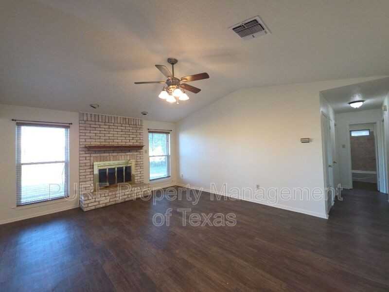 304 Mcclendon Dr - Photo 6 of 50