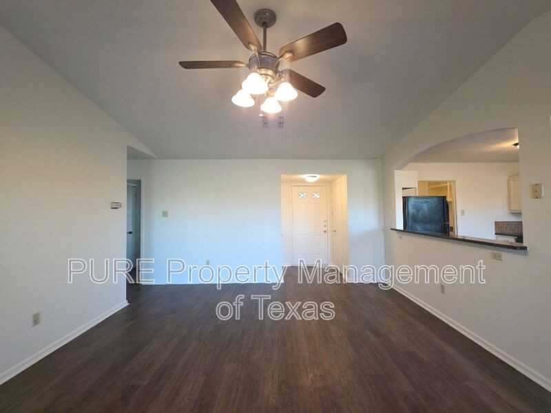 304 Mcclendon Dr - Photo 7 of 50