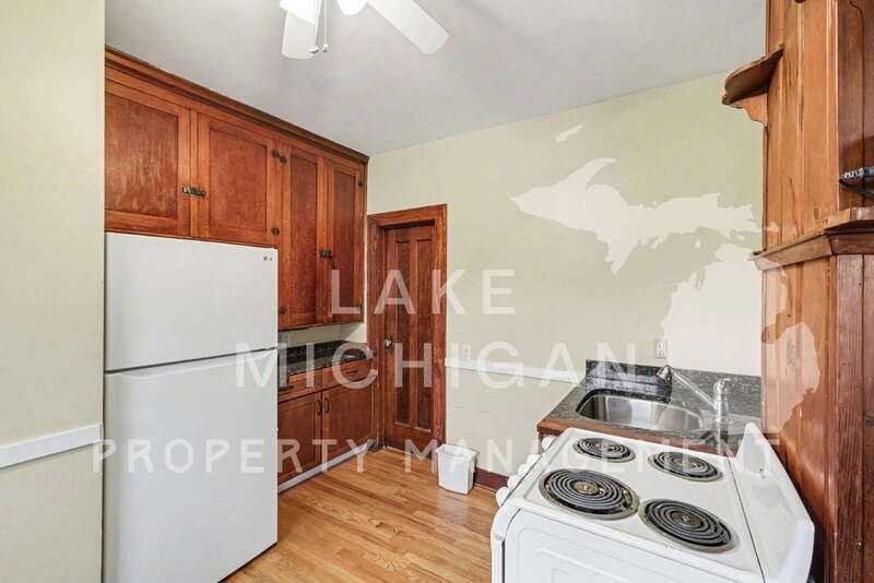 212 N 3rd St - Photo 5 of 15