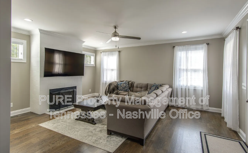 903 Cheatham Pl - Photo 3 of 22