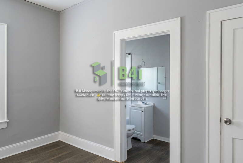 409 Whitesville St - Photo 4 of 12