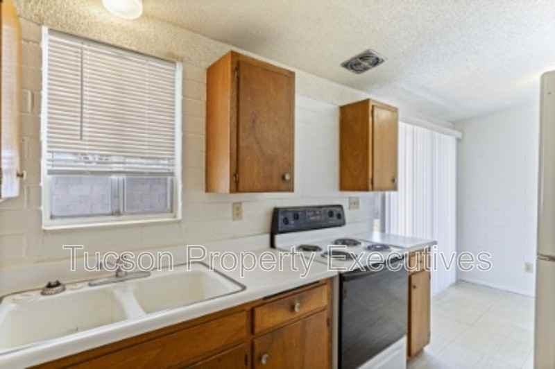 4246 E Pima St - Photo 2 of 24