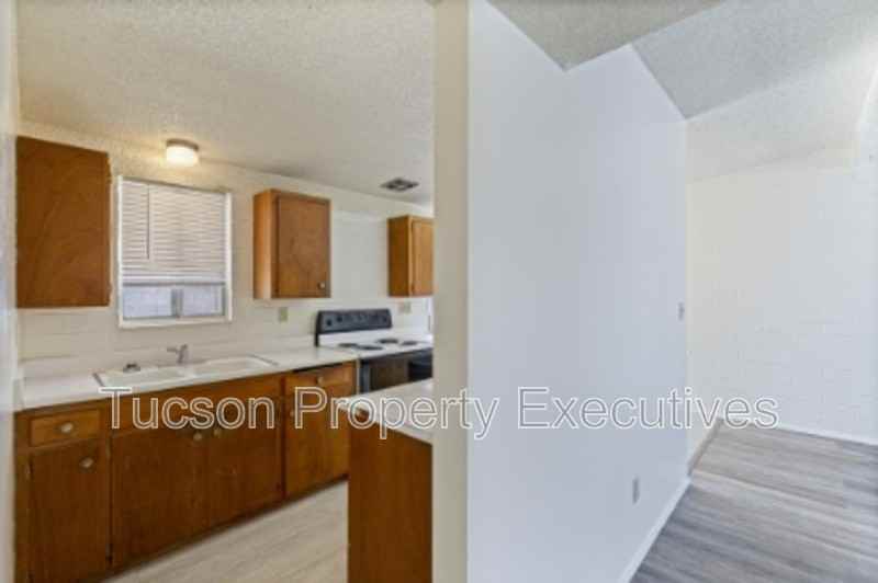 4246 E Pima St - Photo 5 of 24