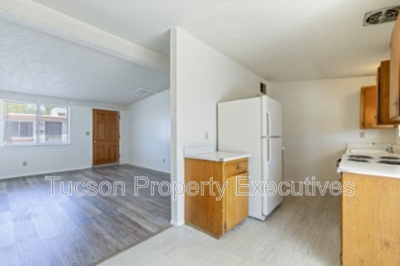 4246 E Pima St - Photo 7 of 24
