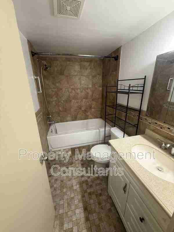 2804 E 18th Ave #3 - Photo 4 of 14