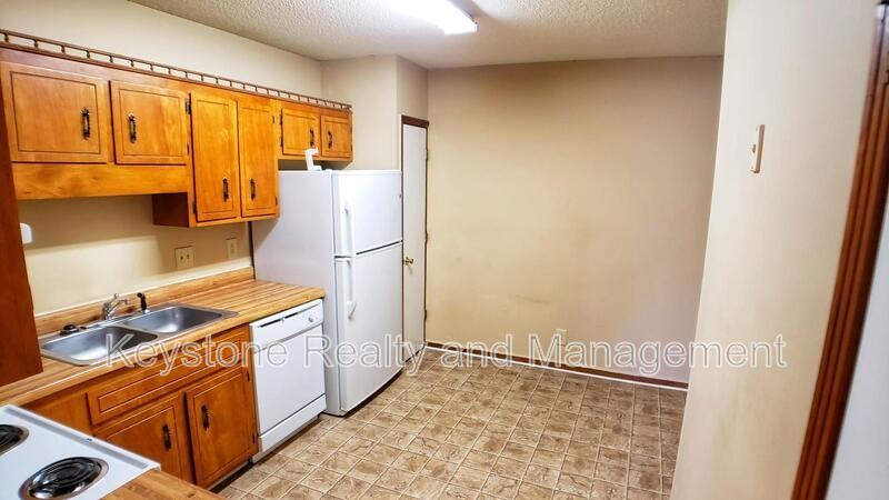 706 Peachers Dr #E - Photo 3 of 15