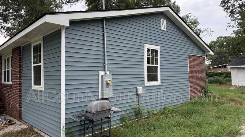 212 Ellen St - Photo 3 of 20