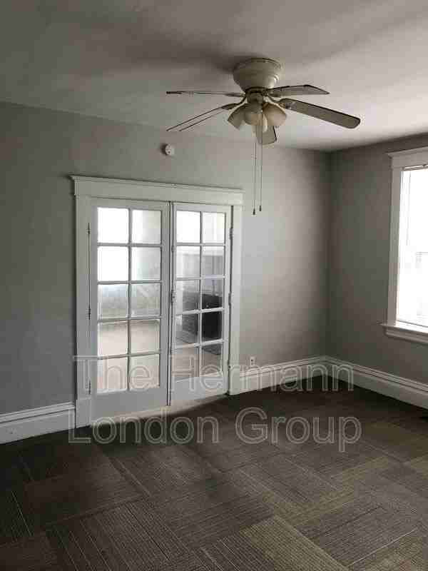 4245 Iowa Ave #4247-1stFL - Photo 3 of 10